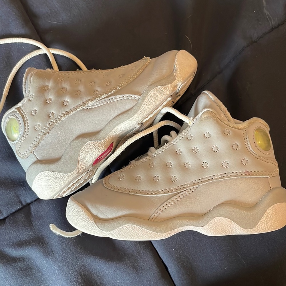 Toddler air Jordan’s size 6